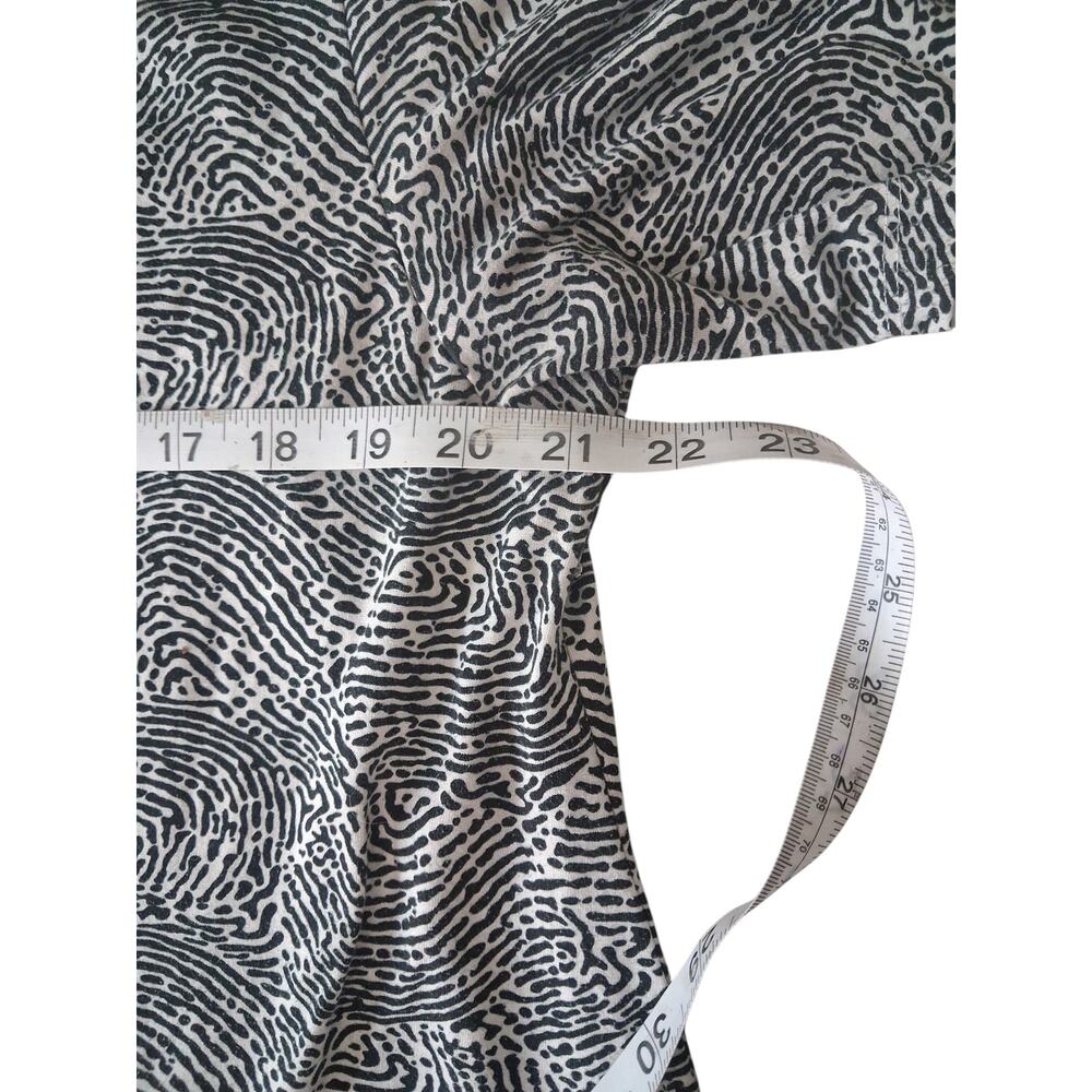 LuLaRoe Womens Black and White T-shirt Short Sleeve Scoop Neck Size 2XL - Picture 5 of 7
